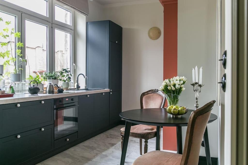 ורשה Dark Blue Apartment מראה חיצוני תמונה